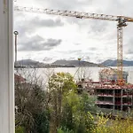Appartement - Charming 3 Bedroom With Views! *