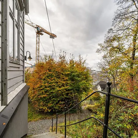 - Charming 3 Bedroom With Views! Appartement Bergen