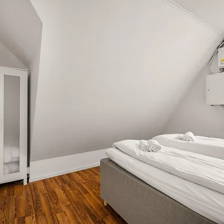 Appartement - Charming 3 Bedroom With Views! *