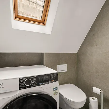 - Charming 3 Bedroom With Views! Leilighet Bergen