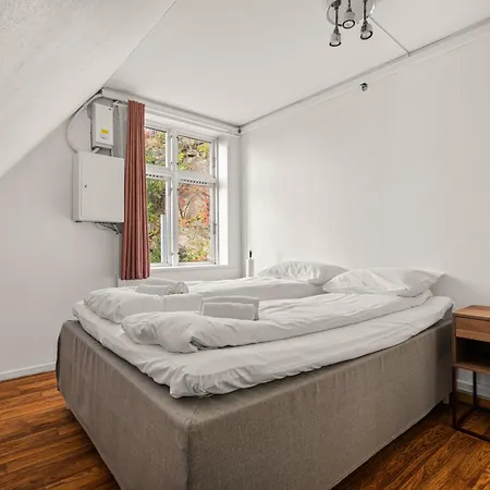 - Charming 3 Bedroom With Views! Leilighet *