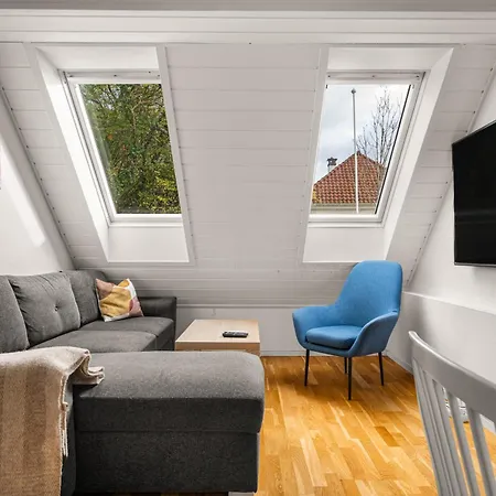 Leilighet - Charming 3 Bedroom With Views! *