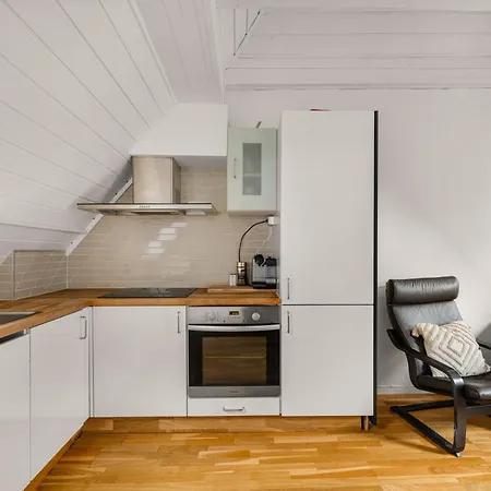 Daire - Charming 3 Bedroom With Views! *